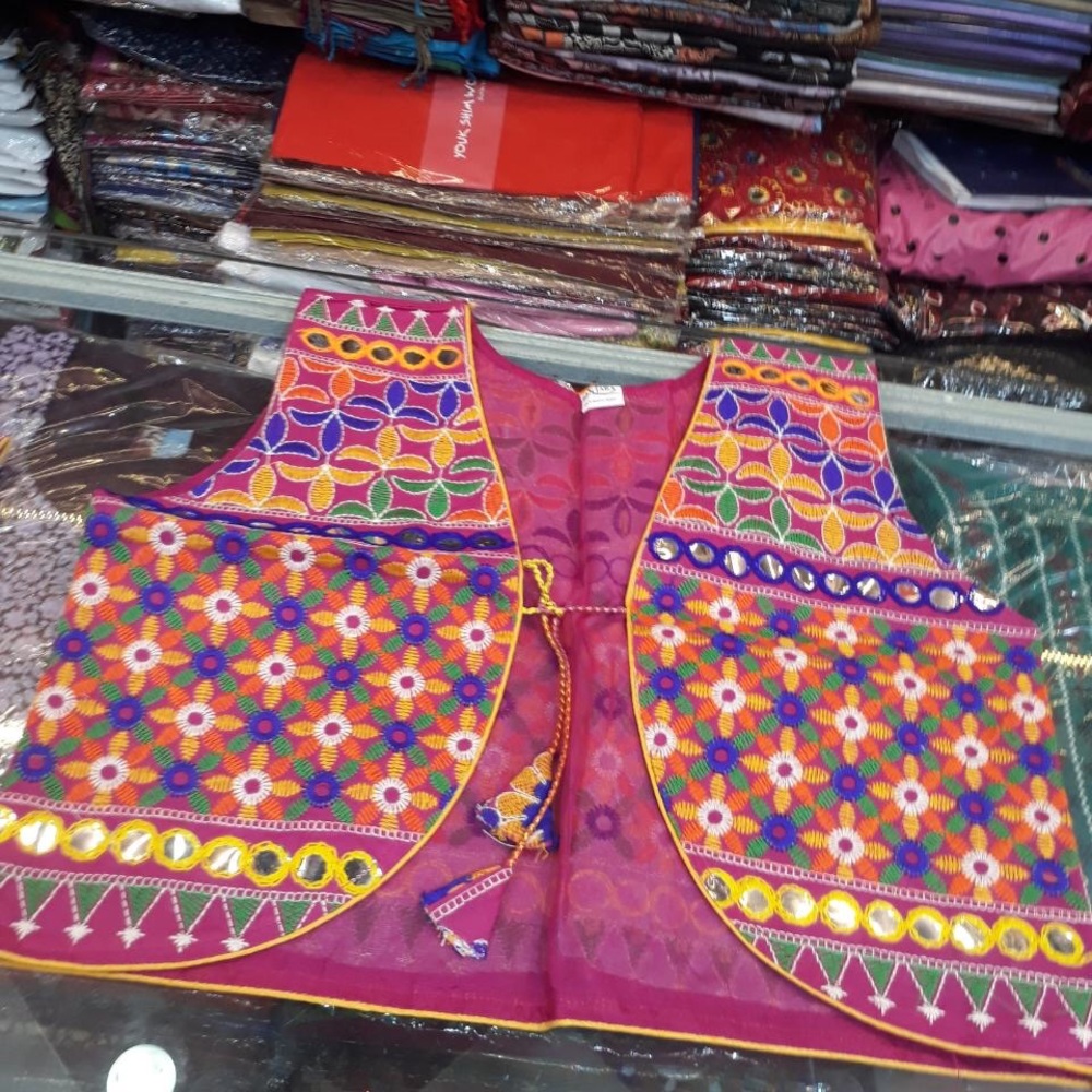 Vests - Picture 4 of 8